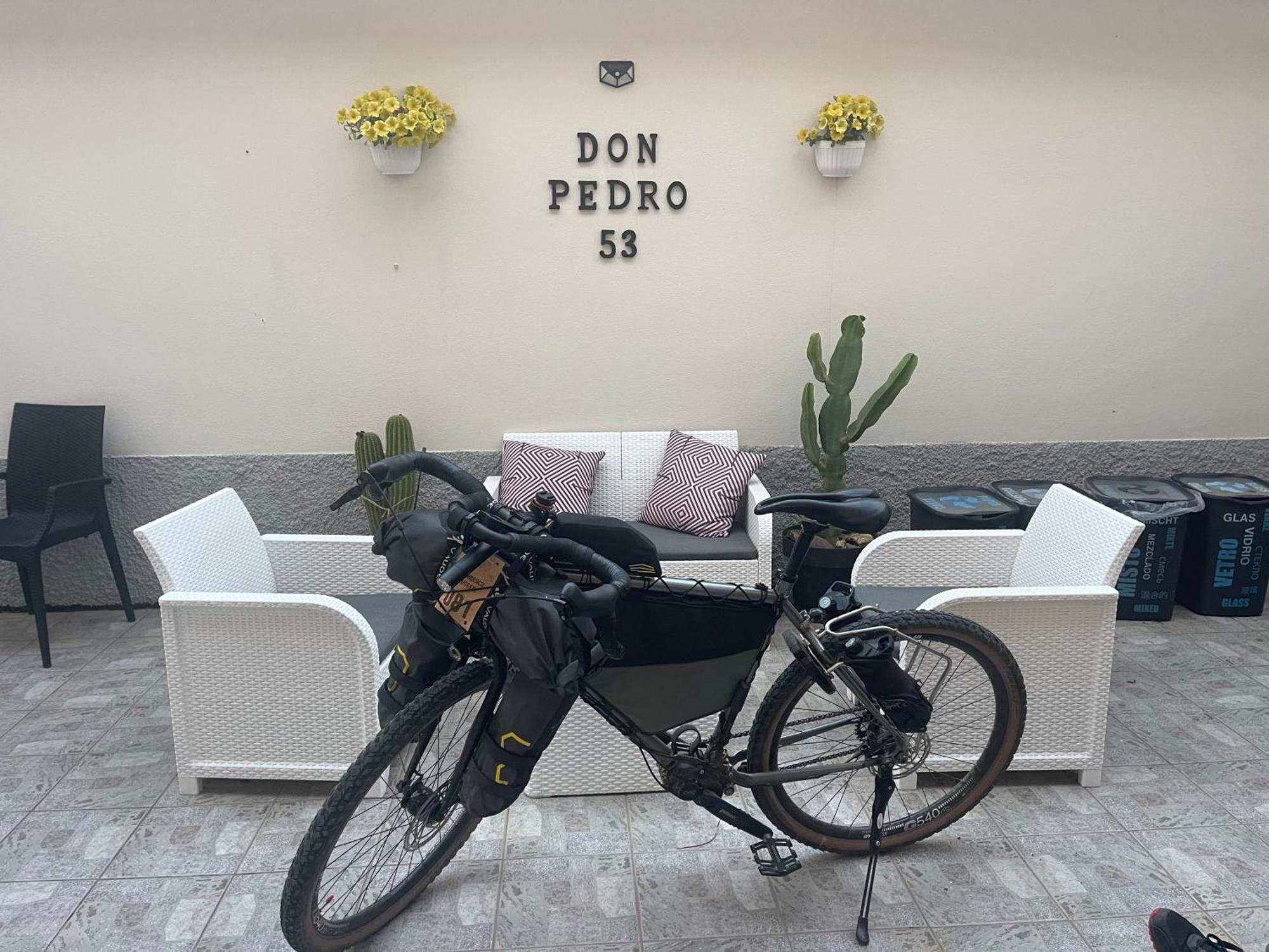 Отель Don Pedro 53 Трезнурагес Экстерьер фото